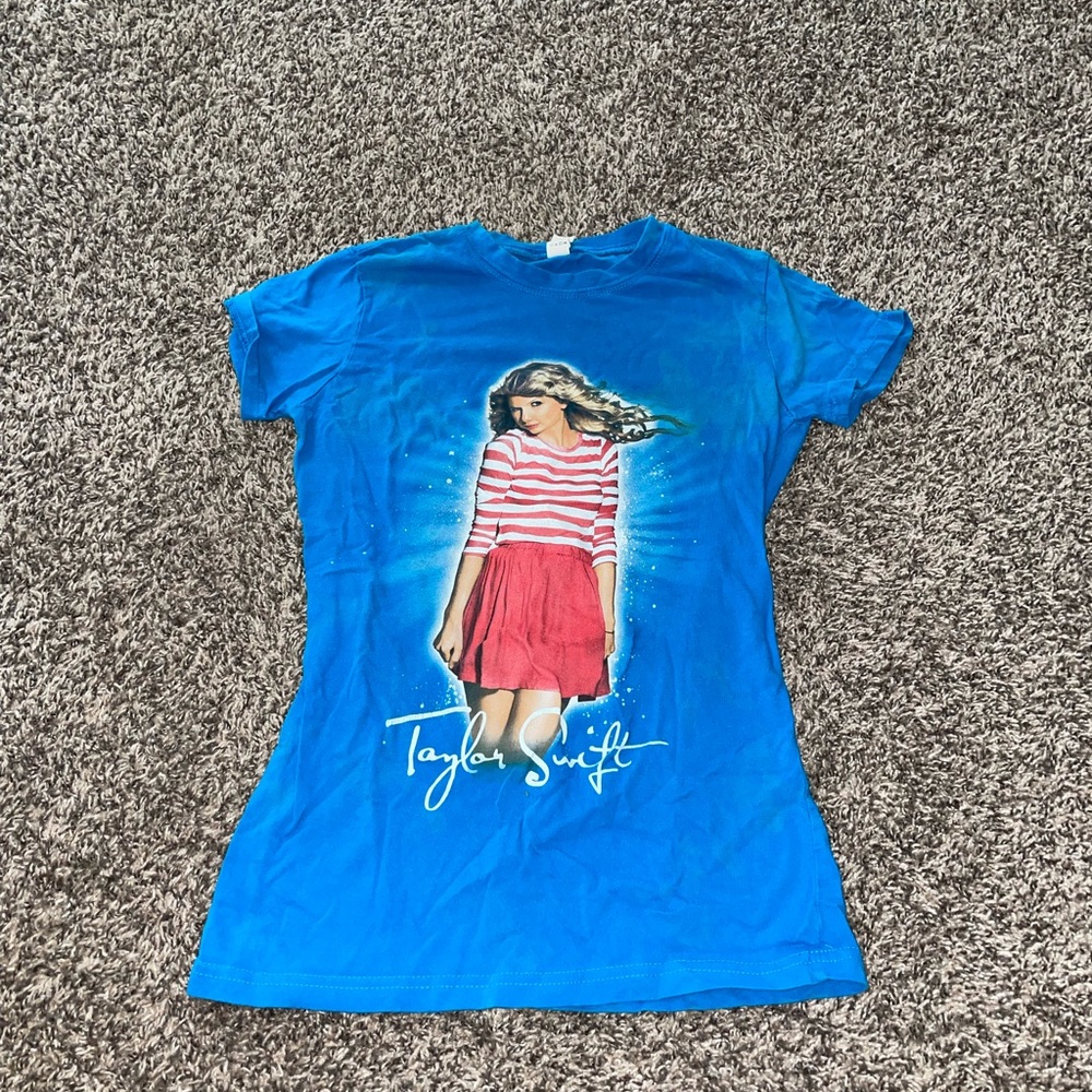 Taylor swift shirt